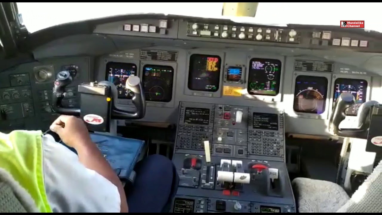Ruang Pilot Pesawat Garuda yang Sering Landing di Bandara Lombok