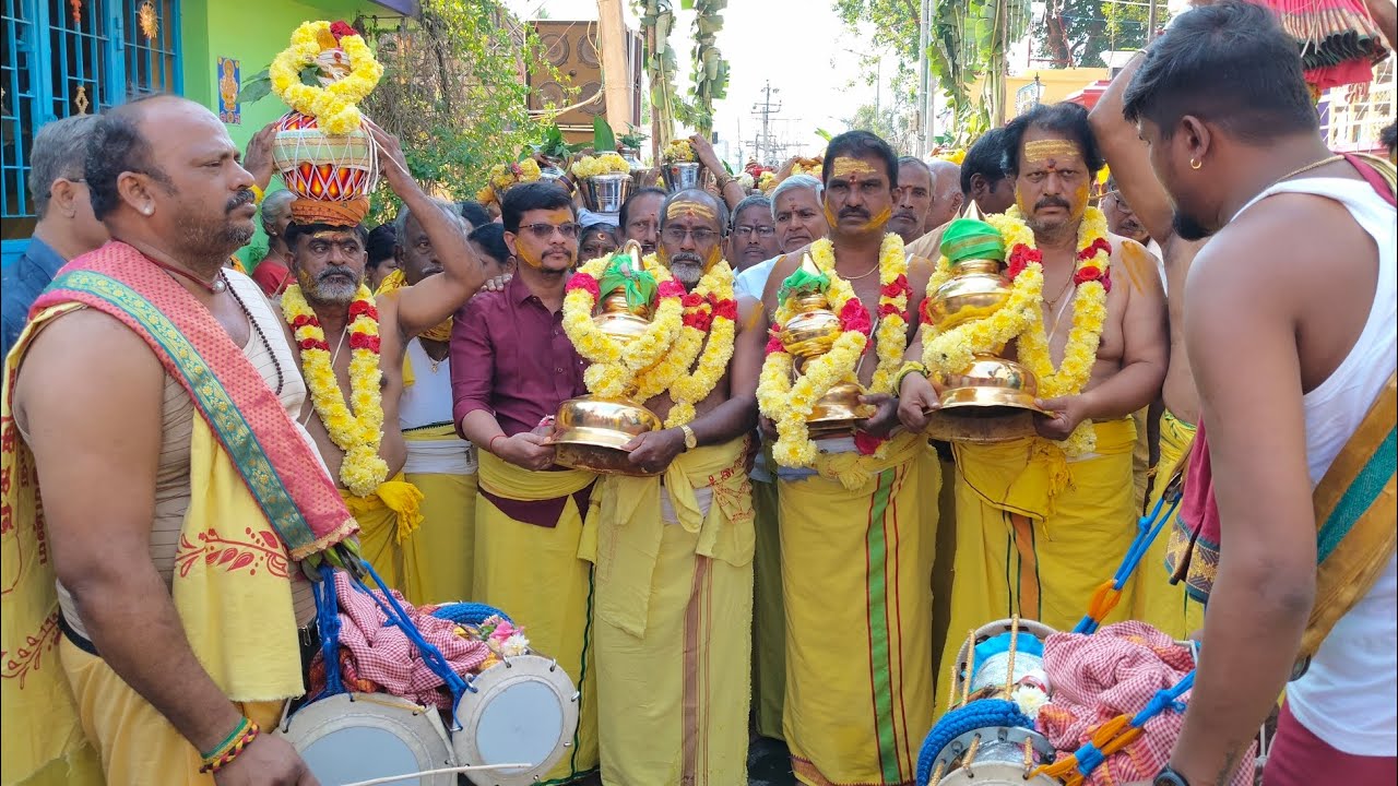 மாதேஸ்வரன் திருக்கோவில் கும்பாபிஷேக விழா முன்னிட்டு வாஸ்து பூஜை,தீர்த்த குடம் முளைப்பாலிகை ஊர்வலம் 