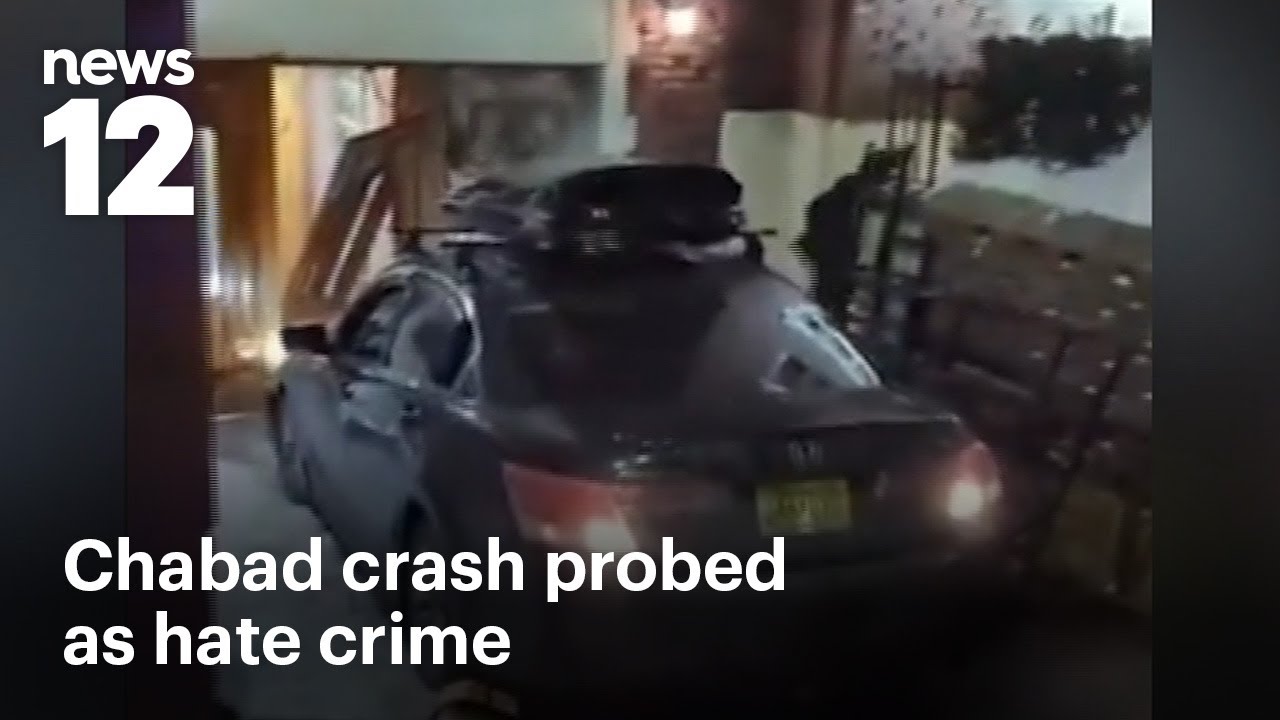 Car rams doors of Chabad-Lubavitch headquarters in Brooklyn | News 12