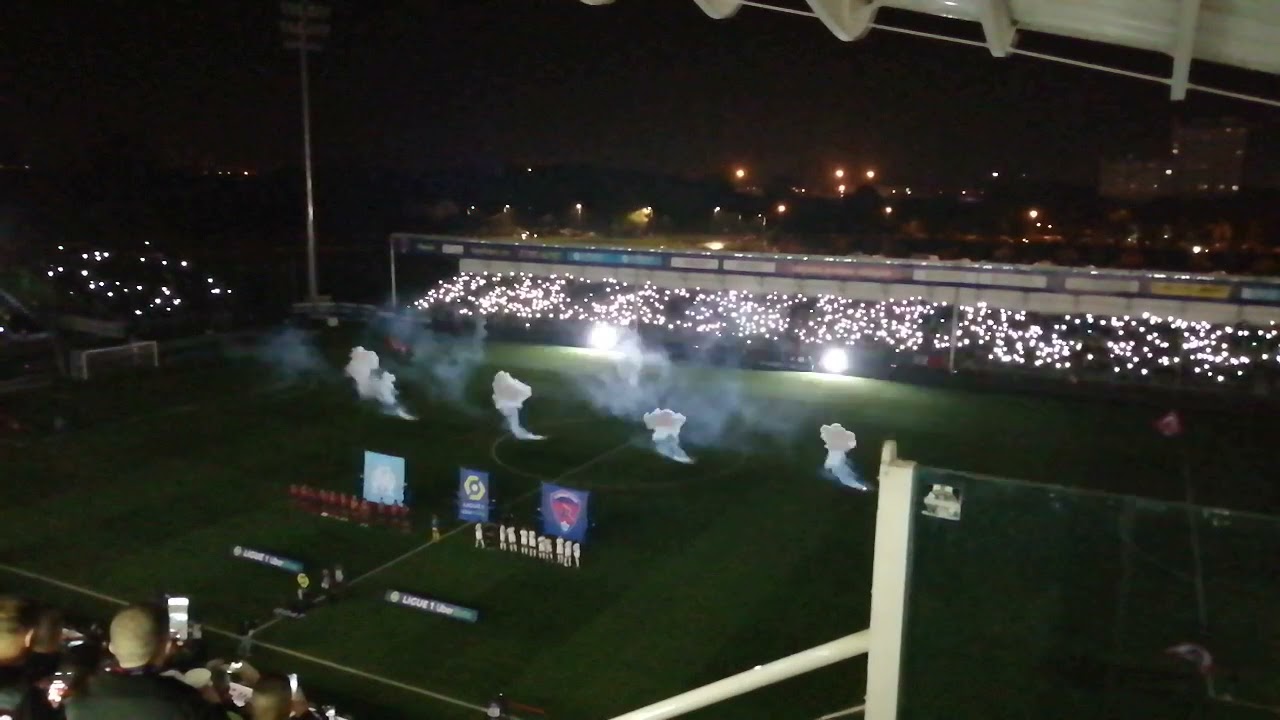 Clermont Foot - OM : Entr&eacute;e des joueurs.