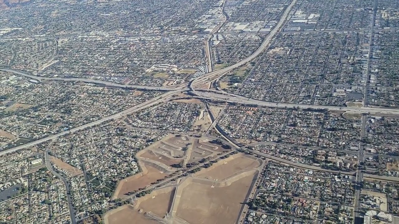 RARE RUNWAY 33 TAKEOFF (Burbank Airport en route to PDX)