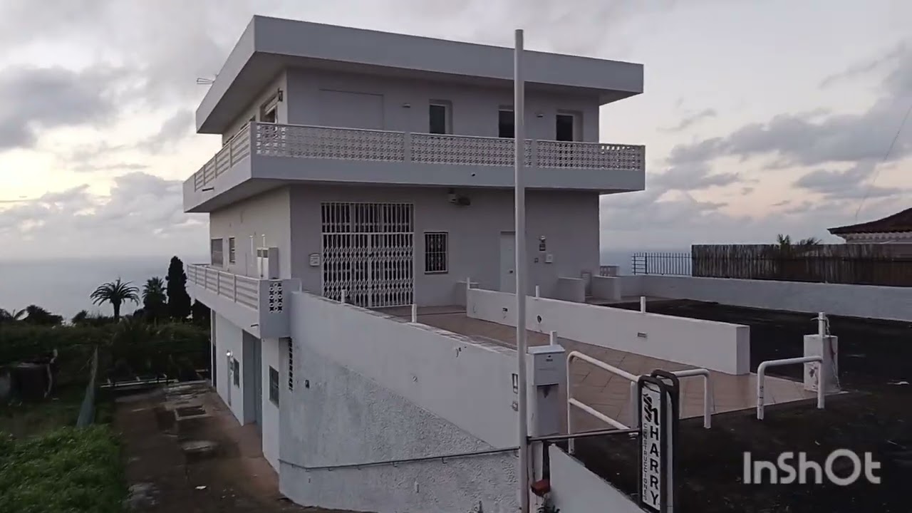 Takoronte–Tagoro walking along villas houses flowers Такоронте-Тагоро пешком вдоль вилл домов цветов