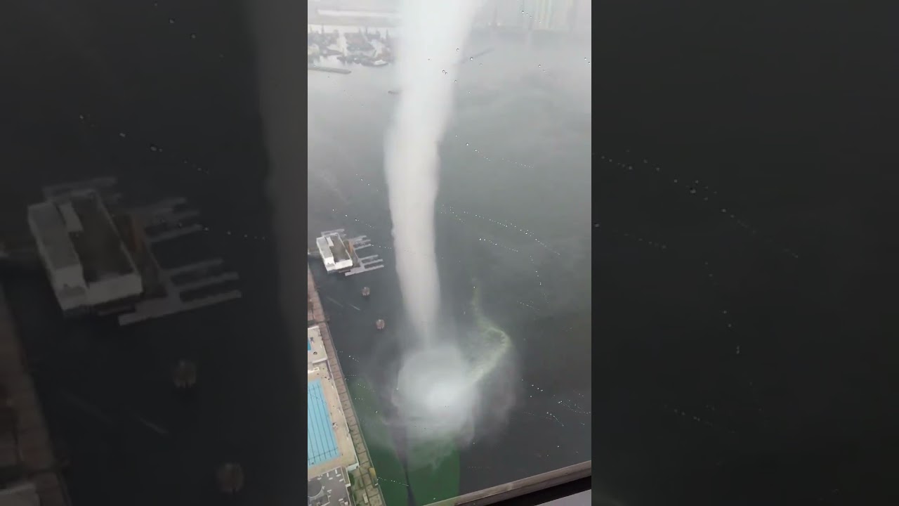 #waterspout around 12:30pm, Saturday.Victoria   Harbour H k.