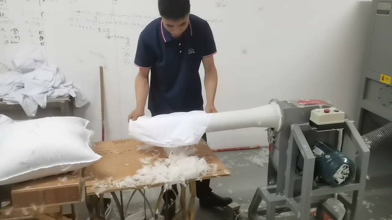 Simple feather filling production linefeeder + mixing box + filling machineby one person in a cycle