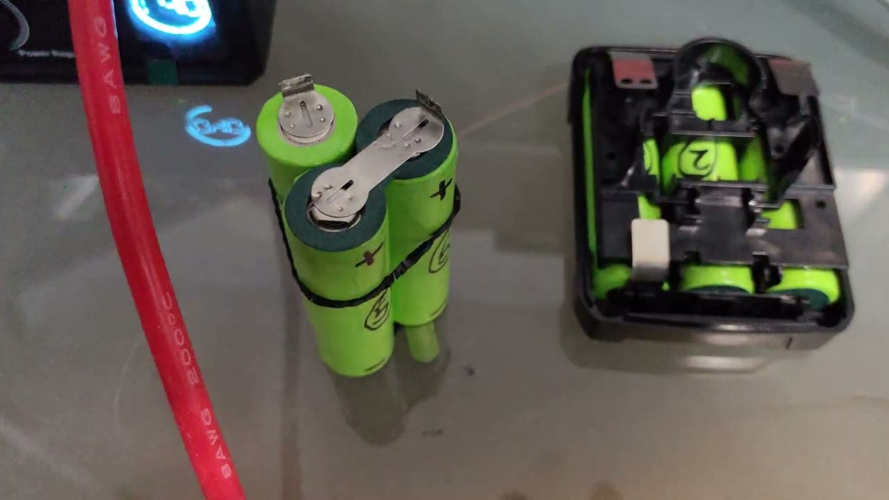 How to Build a 12V 6AH Battery (Works with 12V BOSCH Tools!)