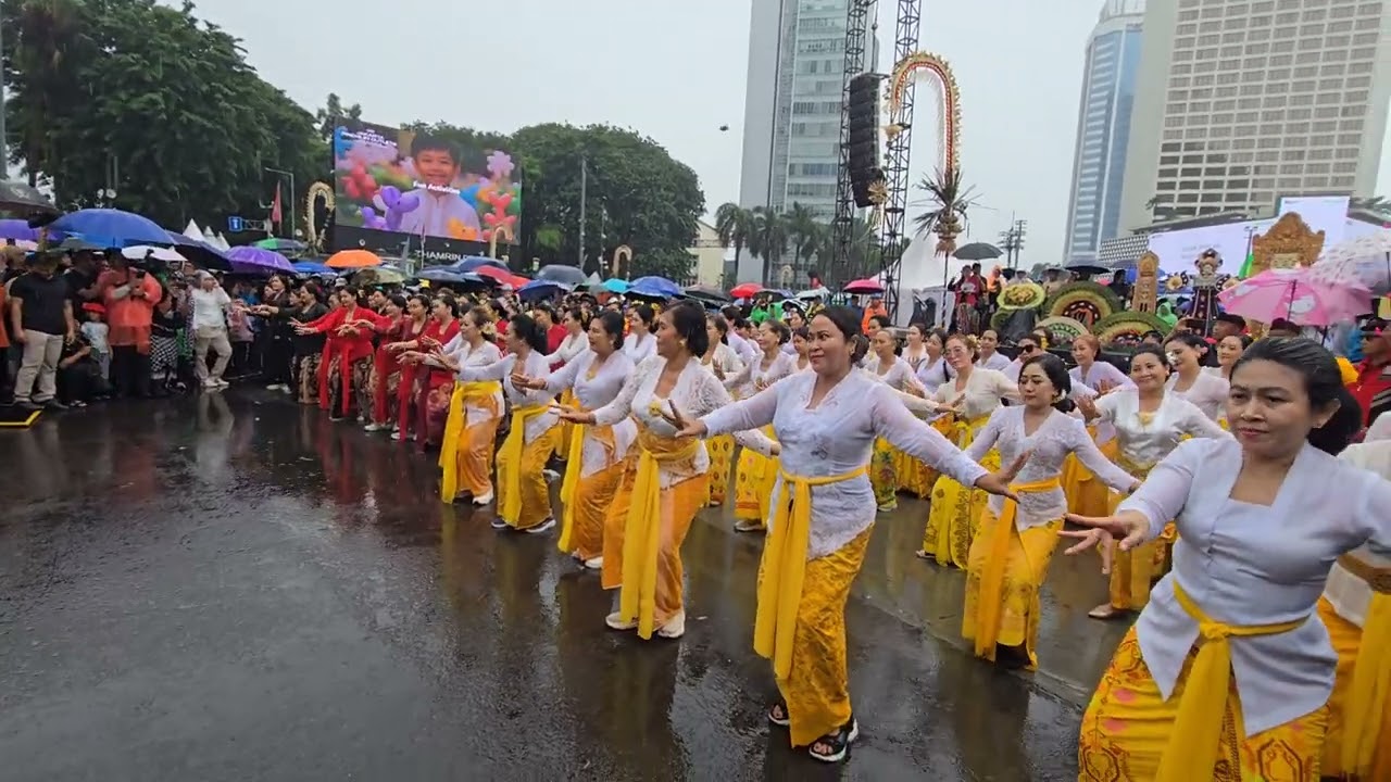 REJANG RENTENG IBU2 WHDI DKI , Dlm rangka acara Pawai ogoh2 di Bunderan HI
