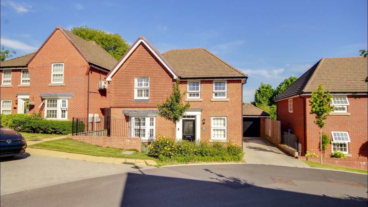 19 Clementina Crescent, Haywards Heath