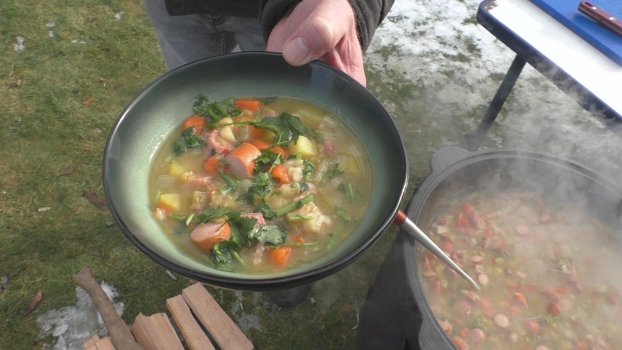 Erbsensuppe aus dem Kazan
