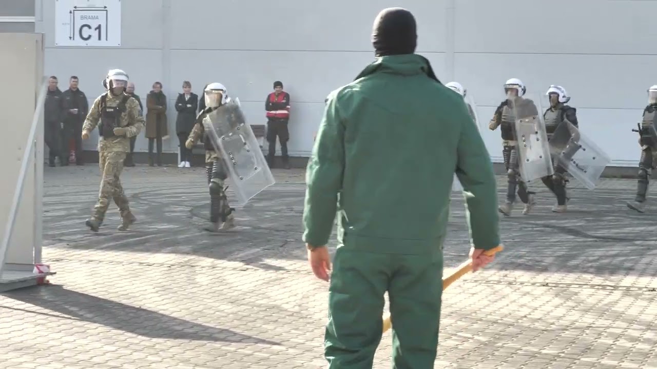 Pokaz Grupy Interwencyjnej Służby Więziennej