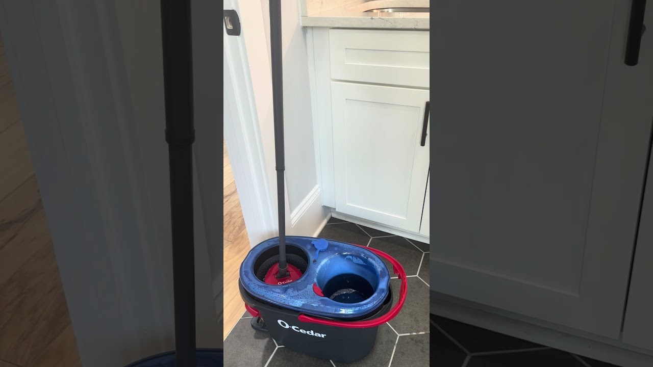 The MOST Basic Way To Mop Your Floor! #shortsfeed #cleantok #howtocleanhouse #cleanhometips
