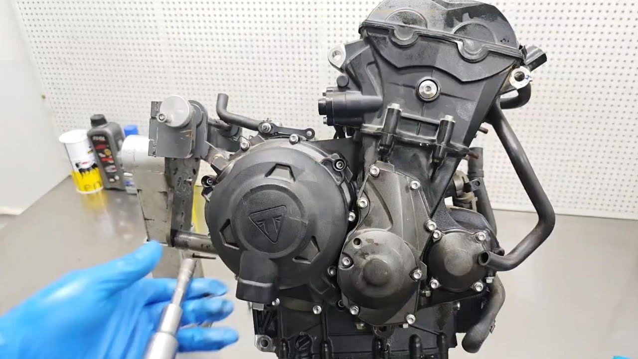 Triumph Trident 660 Engine Teardown: Hidden Damage & Expert Repairs