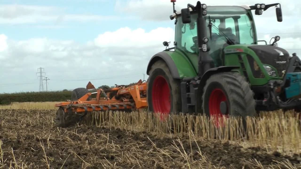 Fendt 720 Cultivating With Simba X Press