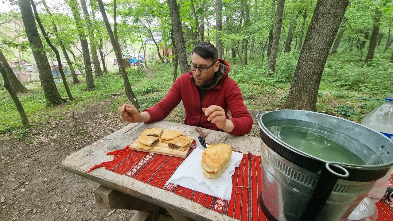 Am făcut gogoși umplute cu pastă de mici o mâncare foarte delicioasă! 🥯