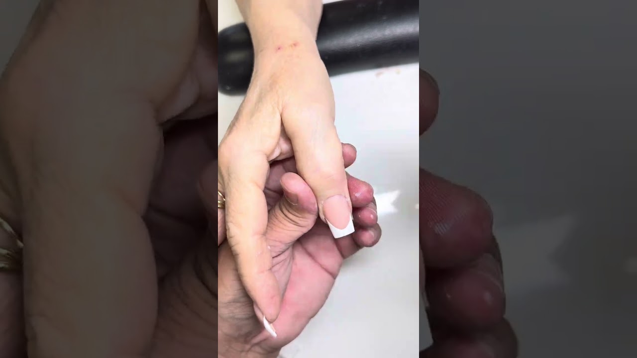 Vẽ almonds French cực nhạn với cò thần thánh nha🤫❤️‍🔥❤️❤️‍🩹 #fyp #nails #nailart #nail #trend 