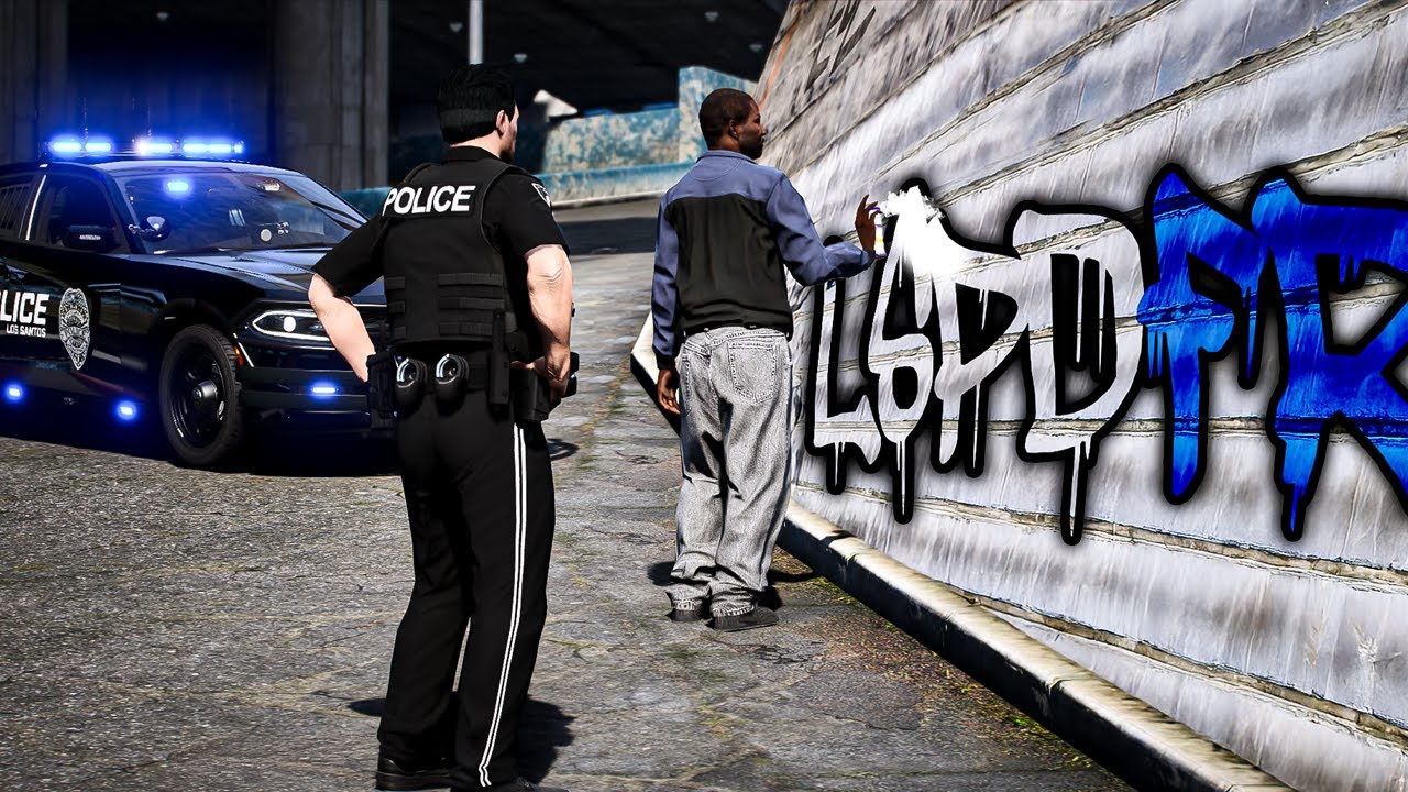 LSPDFR: Officer surrounded - Crowd Control & Graffiti Foot Chase!
