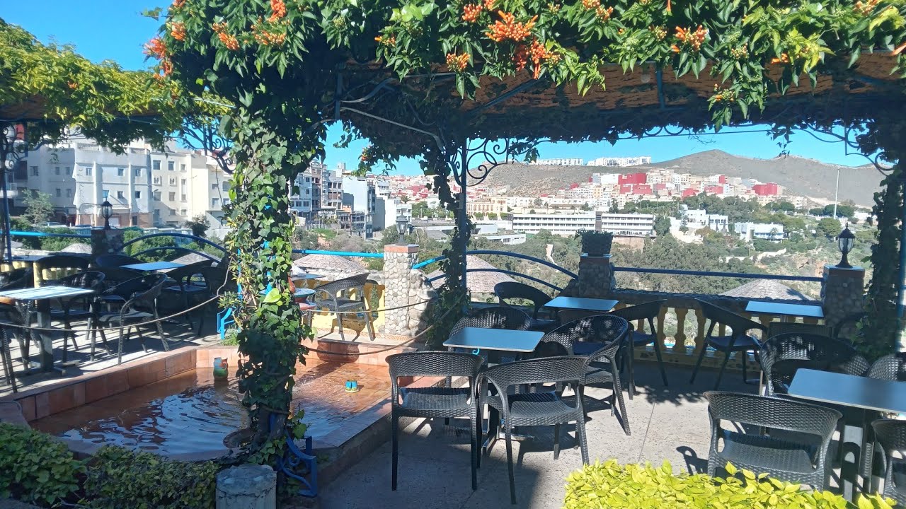 مطعم ميرامار يطل على البحر الحسيمة cafe restaurant miramar al hoceima