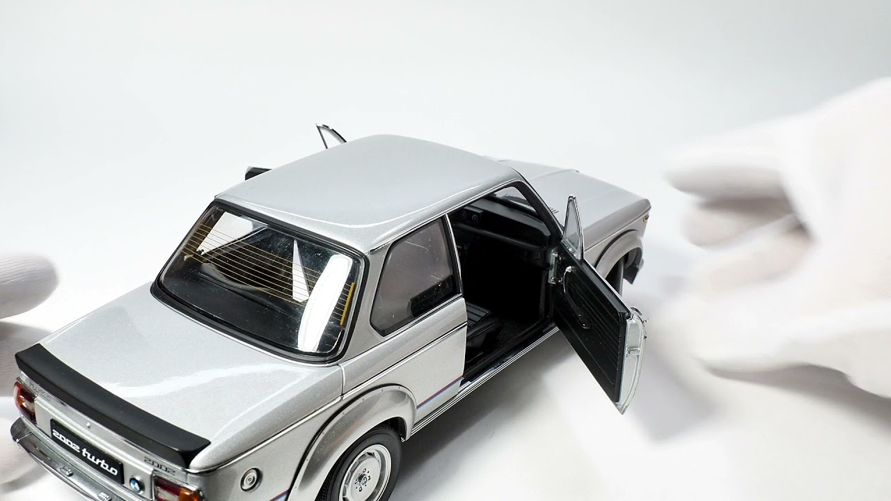 Autoart 1:18 BMW 2002 Turbo E20 1973