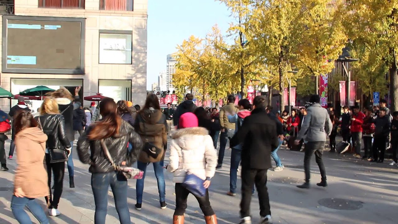 Hangzhou 2013 Macarena Flashmob