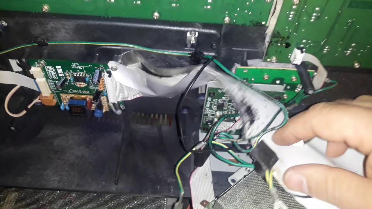 كيفية فتح كورغ pa800 وتغير الرام . Korg pa800 open and ram change