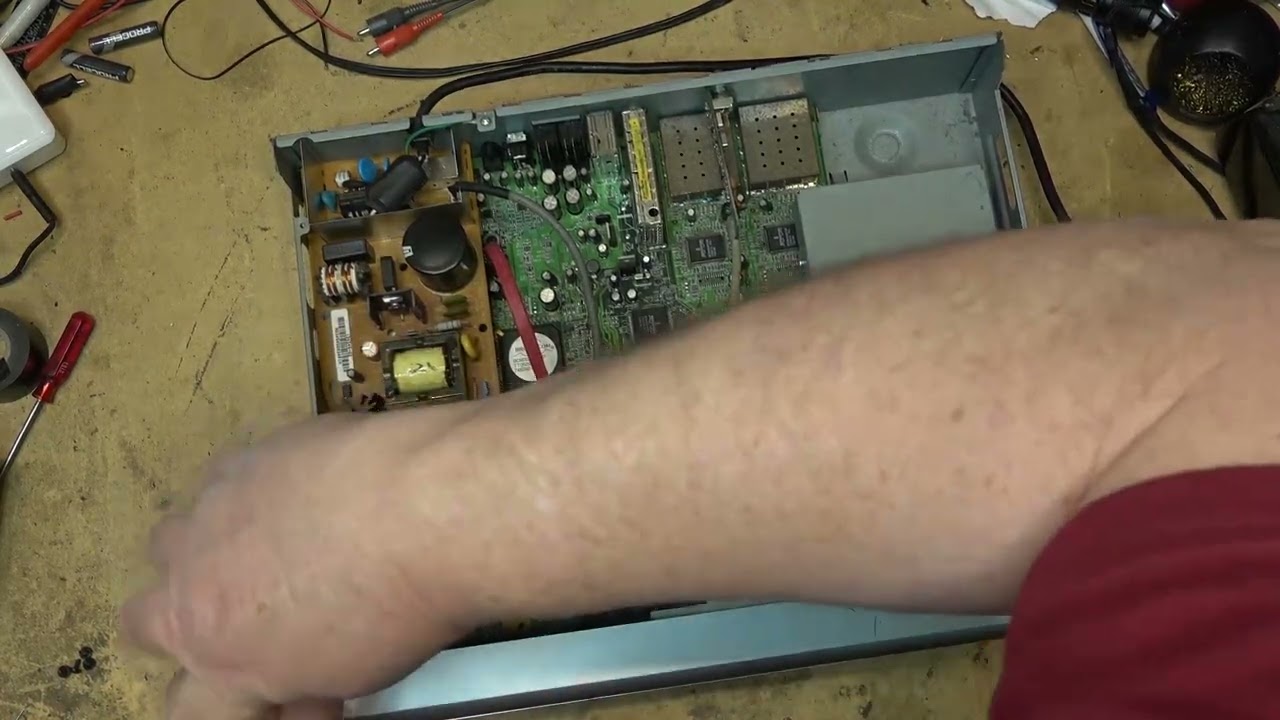 Tear down of an old Dish Bell 9200 dual tuner satellite pvr