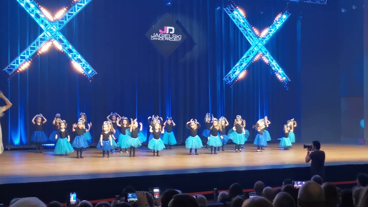 Jazz 4 latki - XX przegląd Jagielski Dance Project. JIK2 oraz JIK4