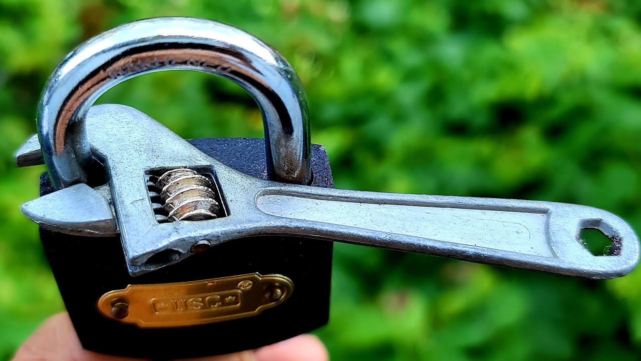 Way To Open A Lock  With Screw Bolt | Cách Mở Khóa bằng bù lon