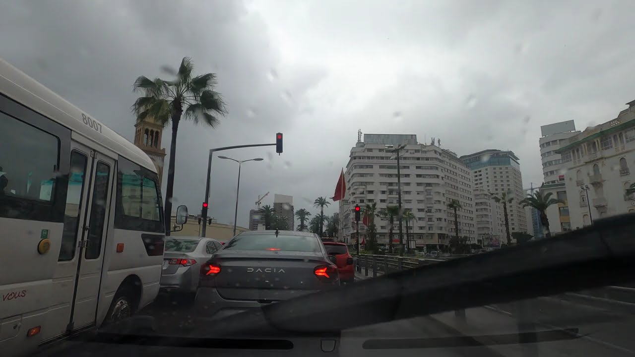 جولة فـ كازا تحت المطر 🚗🌧️  