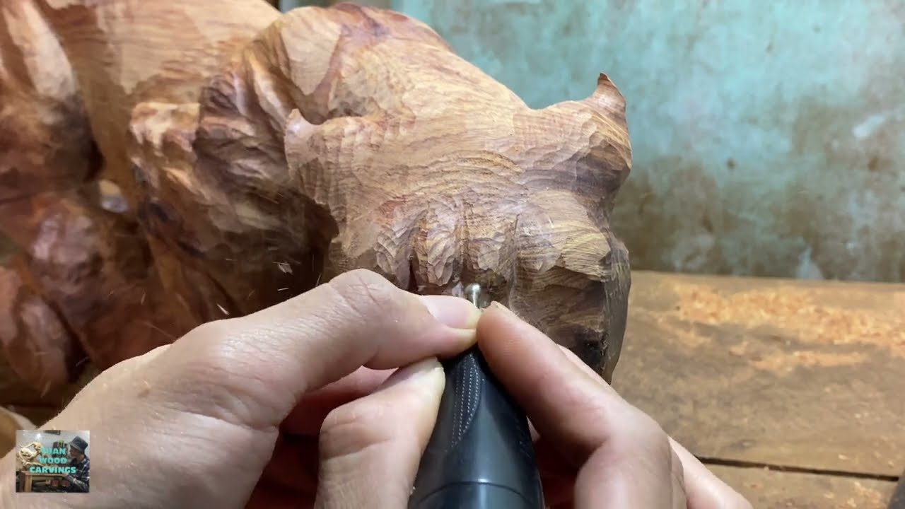 Wooden leopard sculpture | TUAN WOOD CARVINGS