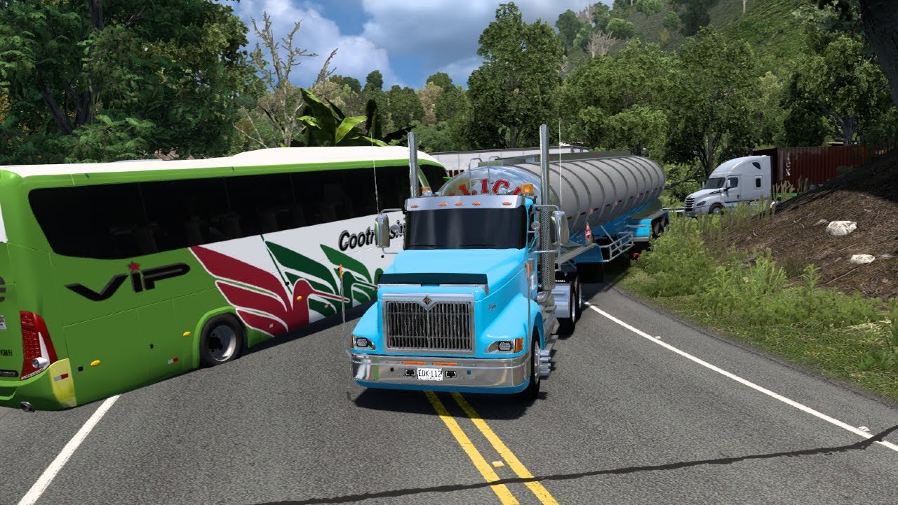ACCIDENTE EN CARRETERA | TRACTOMULAS COLOMBIANAS | EAGLE 9400 ATS COLOMBIA