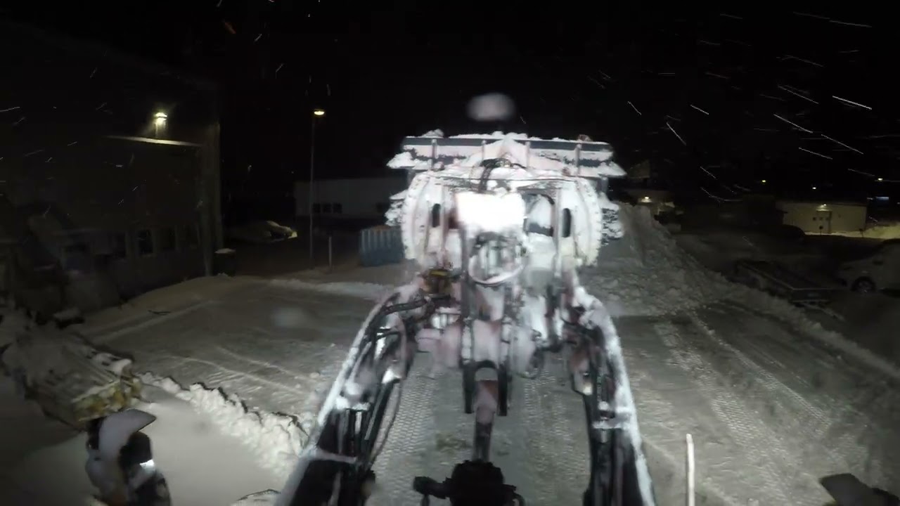 Volvo l60h Plowing snow with YPV multi U-plow PART 58