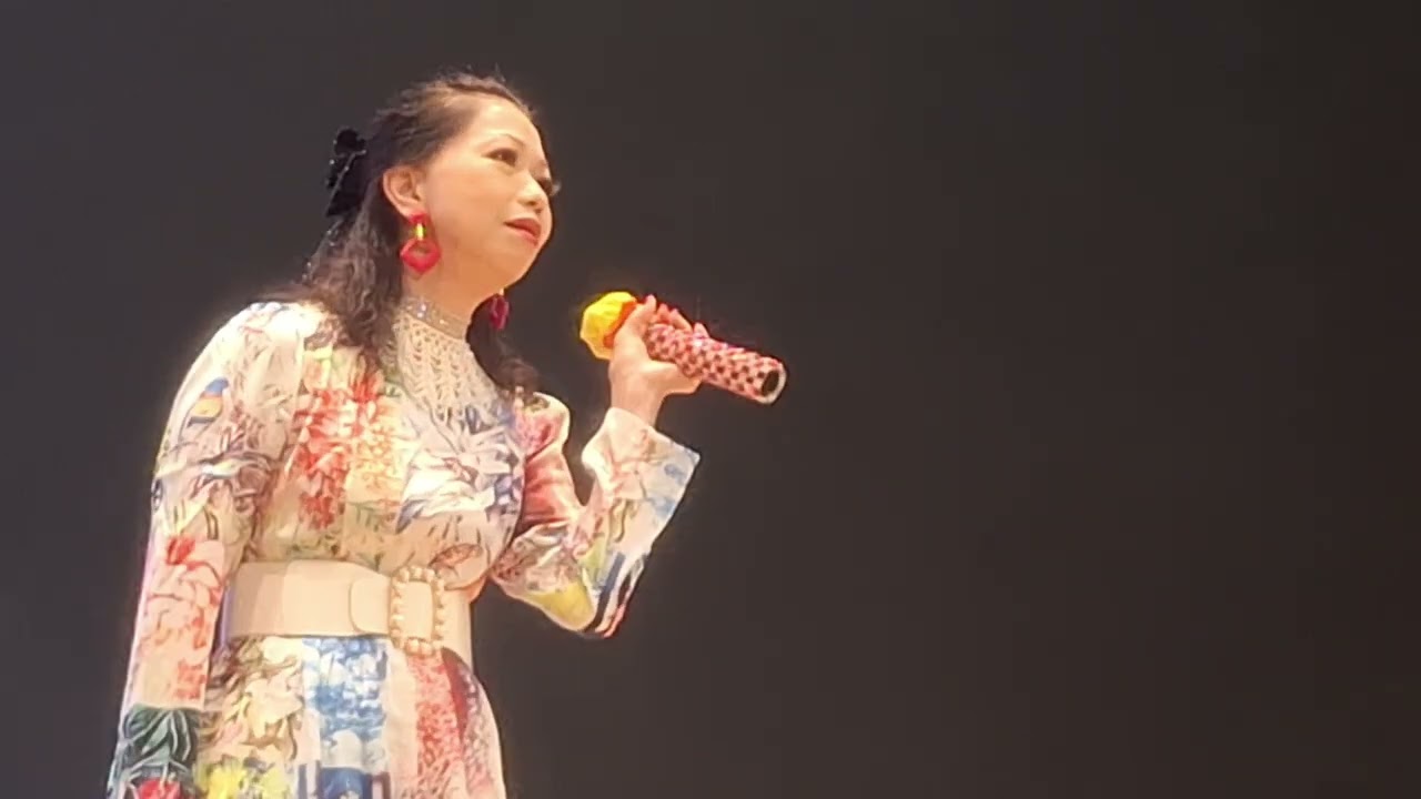 醉影留情。千言萬語