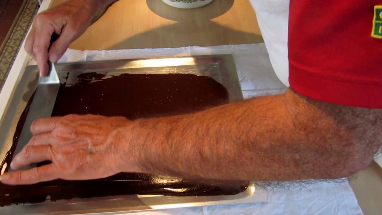 Gâteaux feuille d'automne :Comment réaliser des décors de copeaux chocolat