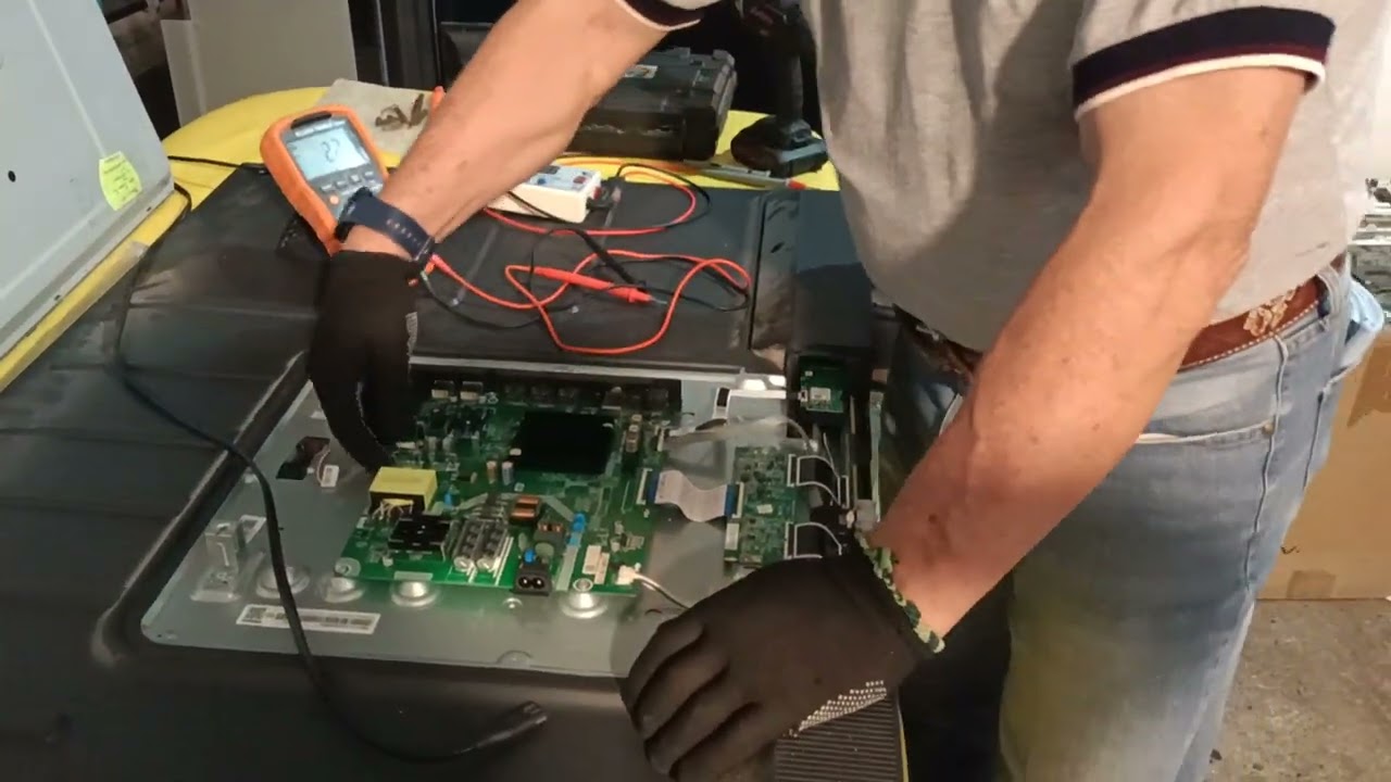 TV HISENSE 55 No enciende, prueba voltaje tarjeta y leds