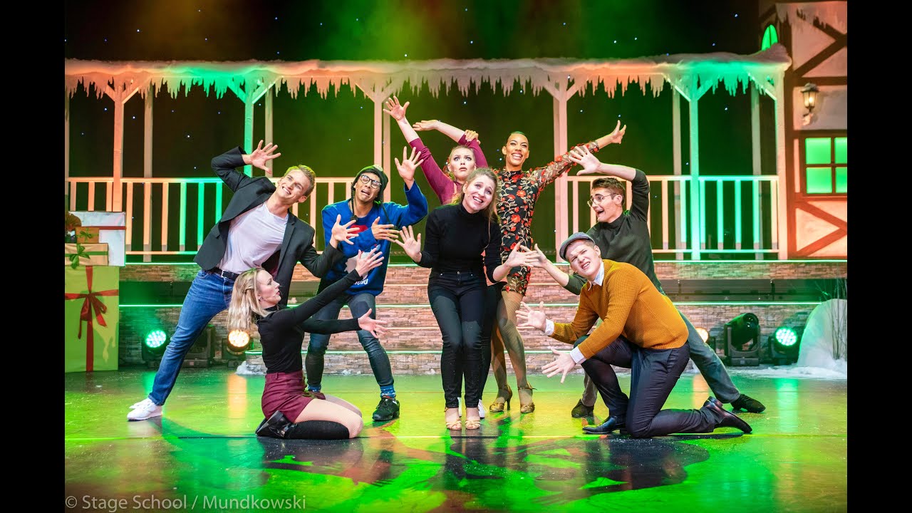Oma wurd' gerammt von einem Rentier (Farah Liss) | Die Große Weihnachtsshow 2019 | Stage School HH