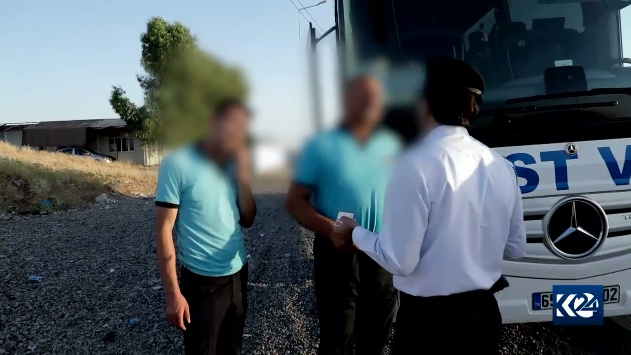 پۆلیسی ھاتووچۆ بە خێرایی 130 کیلۆمەتر دەڕوات و ناتوانێت پاسێکی گەشتیاری بگرێت