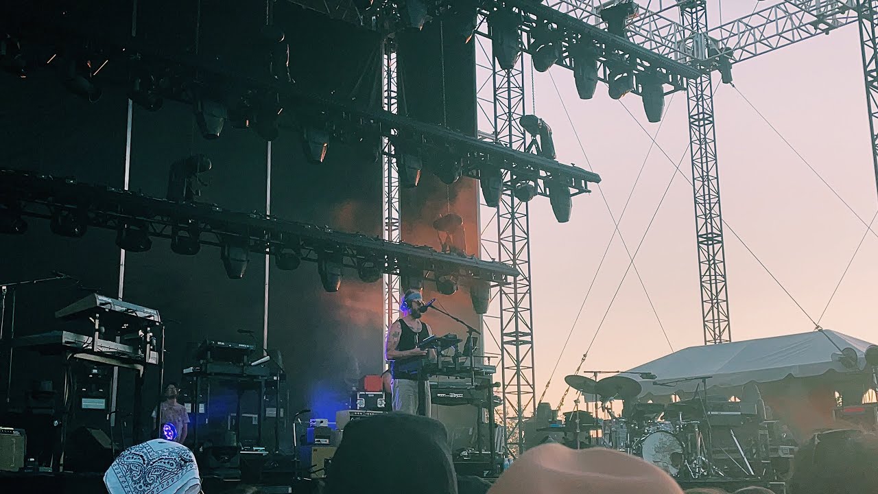 Bon Iver - “715 - CR∑∑KS” (Live in Boise, ID 8/11/23)