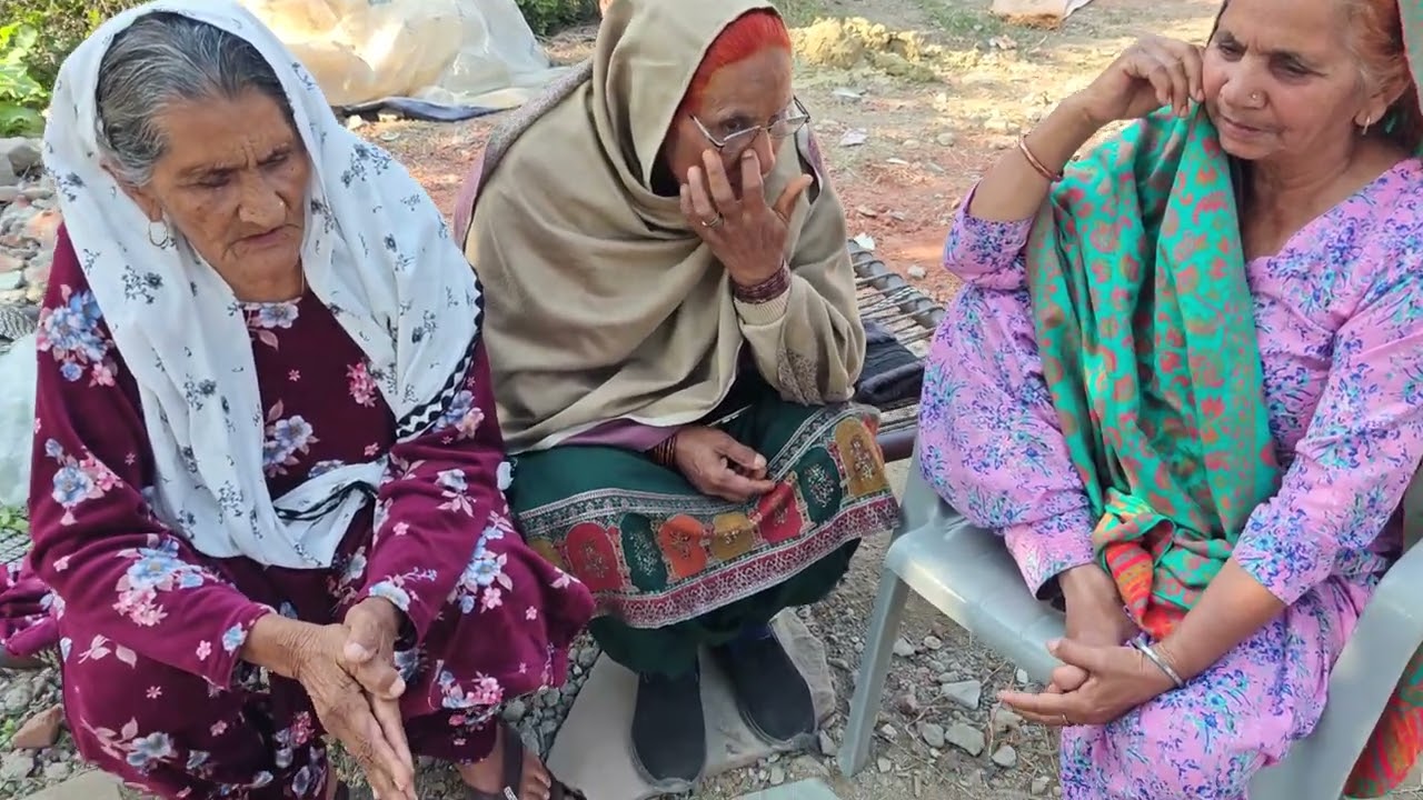 जकड़ी गीत कुछ पल बड़ों के पास भी बैठ जाना चाहिए 🤲 में भी गा रही हूं।