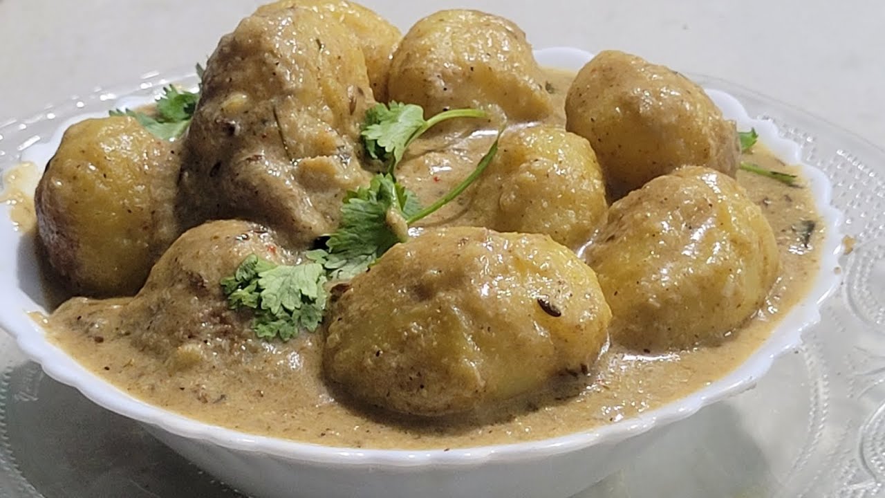 নতুন ধরনের নিরামিষ সাদা আলুর রেসিপি। লুচি পোলাওয়ের সাথে দুর্দান্ত লাগবে।White Aloo Recipe। Niramish