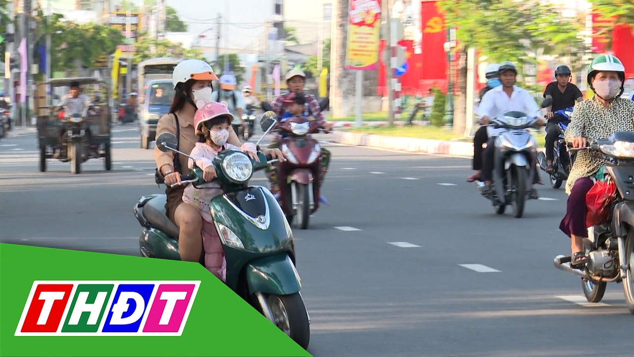 Vì sao trẻ trên 6 tuổi không được ngồi phía trước xe máy? | An toàn giao thông - 14/3/2026 | THDT