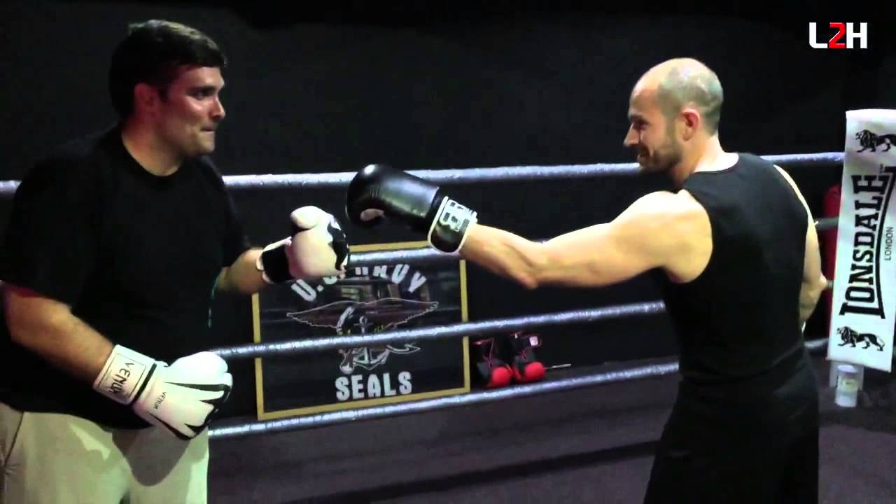En Xavier P&eacute;rez Esquerdo fa de Rocky Balboa a l'entrenament de boxa del GET FIT! La Segona Hora!