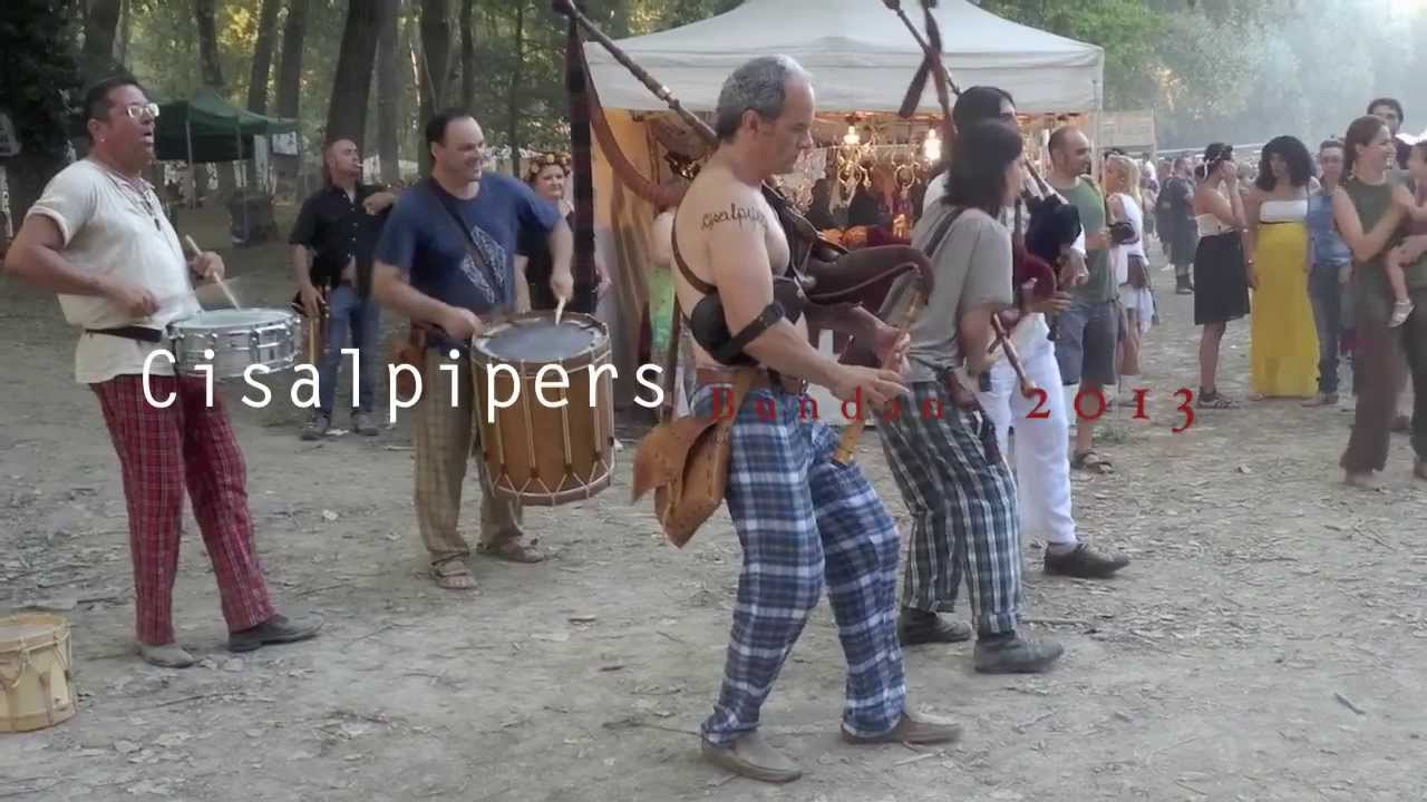 Cisalpipers - I Ariva - Bundan Celtic Festival 2013 - Itinerate