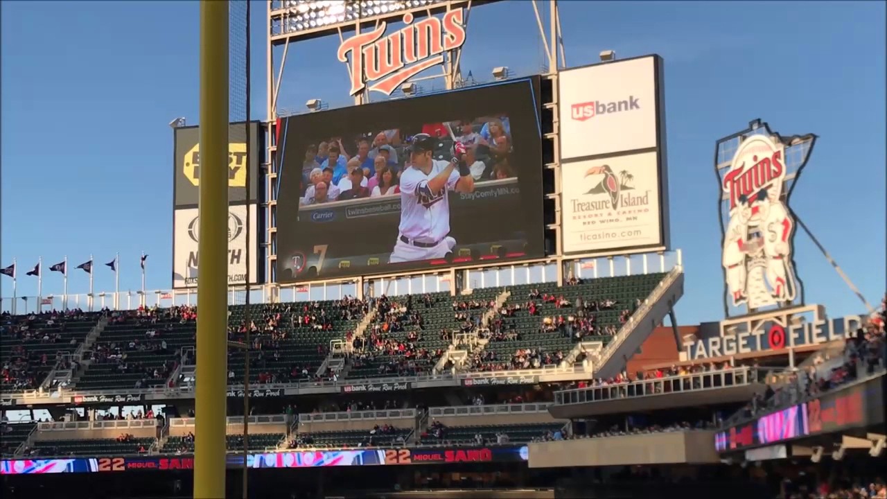 Minnesota Twins Introductions (4/21/17)