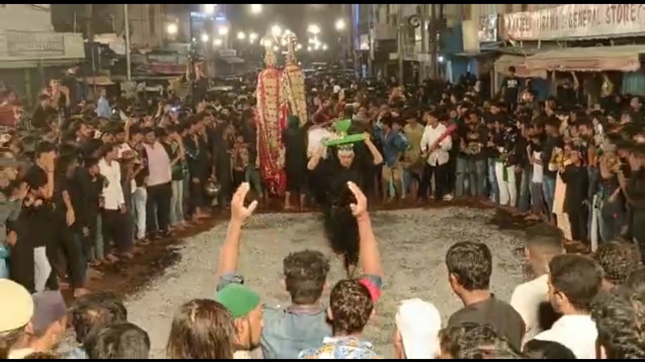 Sawari-e-Alam-e-Mubarak | Bada Bazar | Hyd |21st Muharram 1440 Hijri 2022 @YamAzadariHyderabad