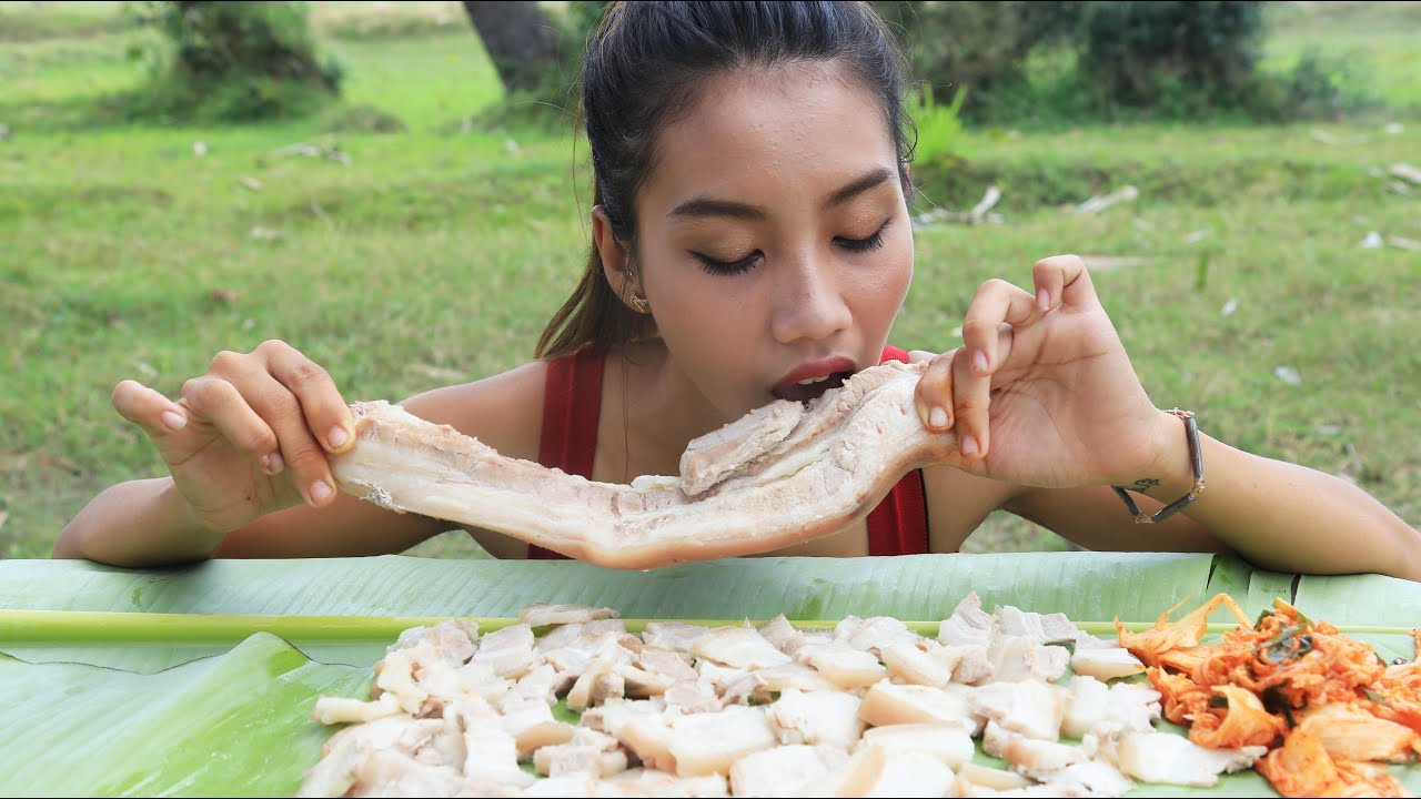 Primitive Technology: ASMR eating Pork with kimchi | ASMR eating Pork with kimchi