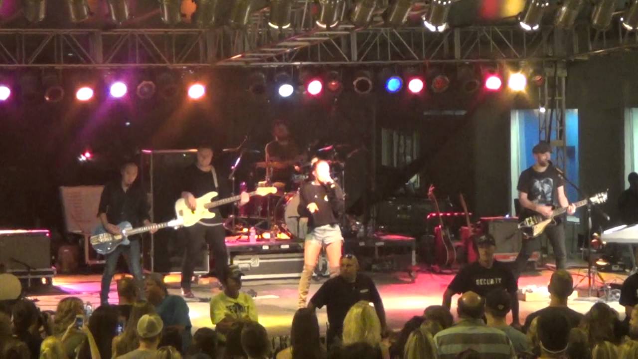 Sway Danielle Bradbery