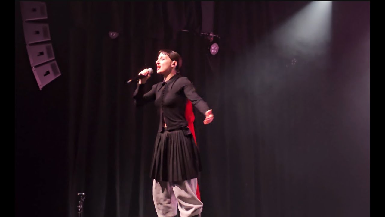 Csinszka - Fels&uuml;t&ouml;tt a napsug&aacute;ra live@durerkert_budapest