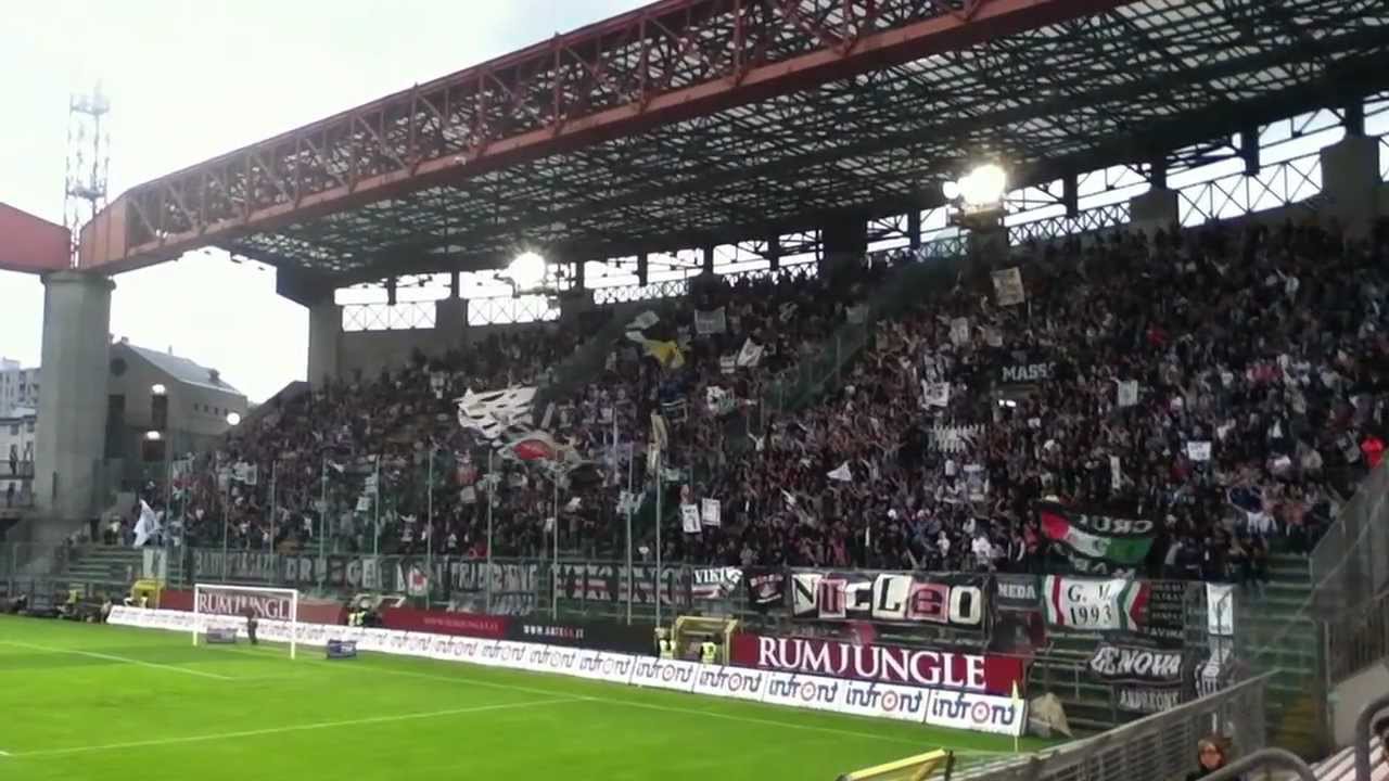 Cagliari-Juventus Cori settore ospiti Scudetto numero 30 Trieste 2012