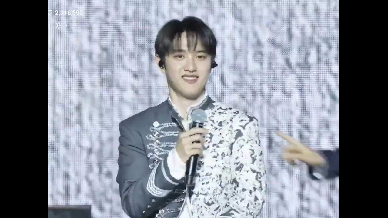 Chanyeol wants to put Kyungsoo in his pocket haha