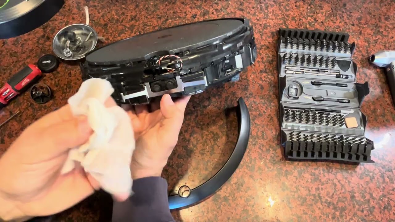 Roomba заблудился? Проверьте эти грязные датчики.