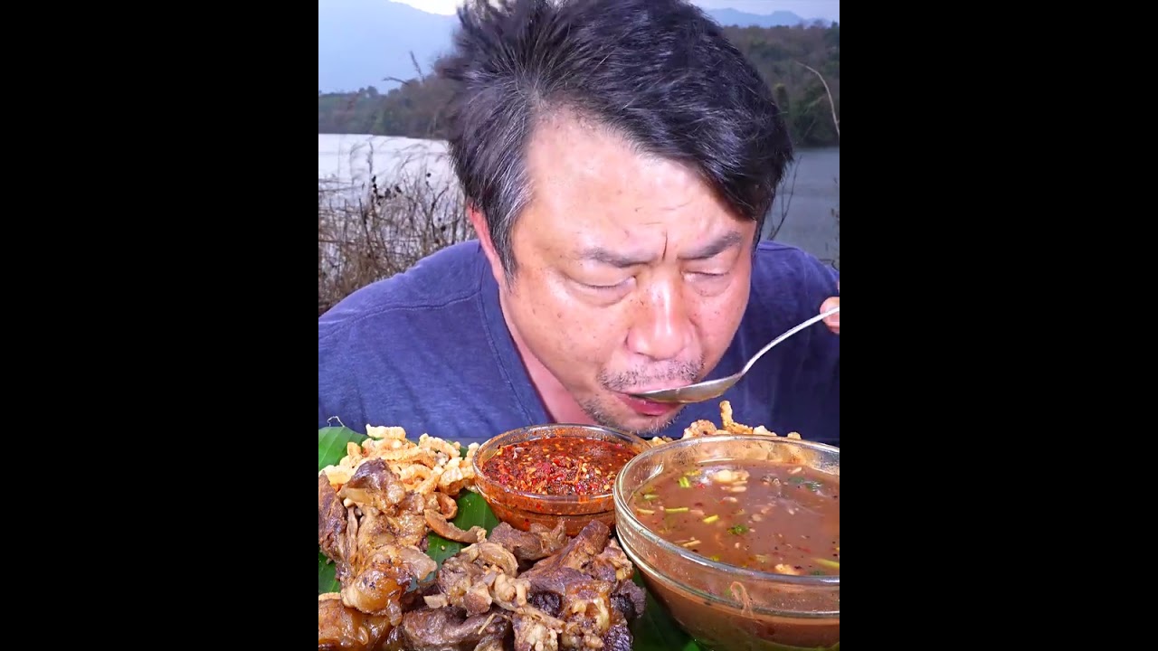 So Delicious! Grilled Beef Tendon and Traditional Lime Pickled Chicken Soup